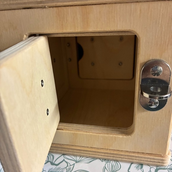 Lovevery Lockbox - Picture 3 of 8